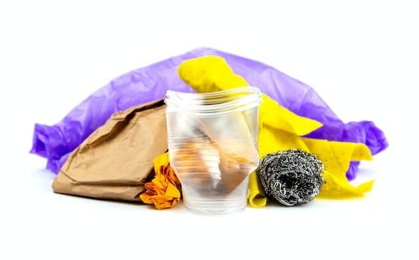 Comment les entreprises de mode peuvent-elles intégrer des matériaux recyclés tout en conservant un design haut de gamme ?